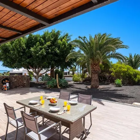 Villa Taiga By Playa Blanca
